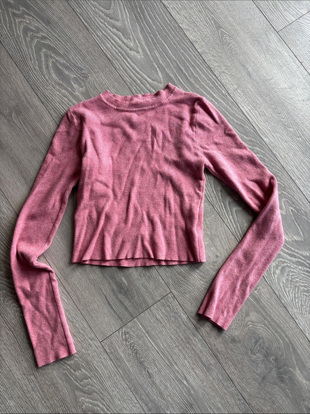 Women’s Pink Long-Sleeve Crop Top